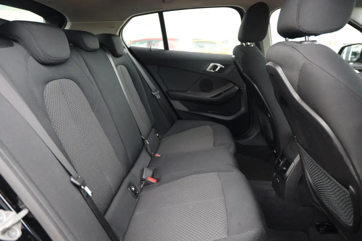 116i Business Edition|Navi|Cruise|Apple carplay/Android auto|LED|
