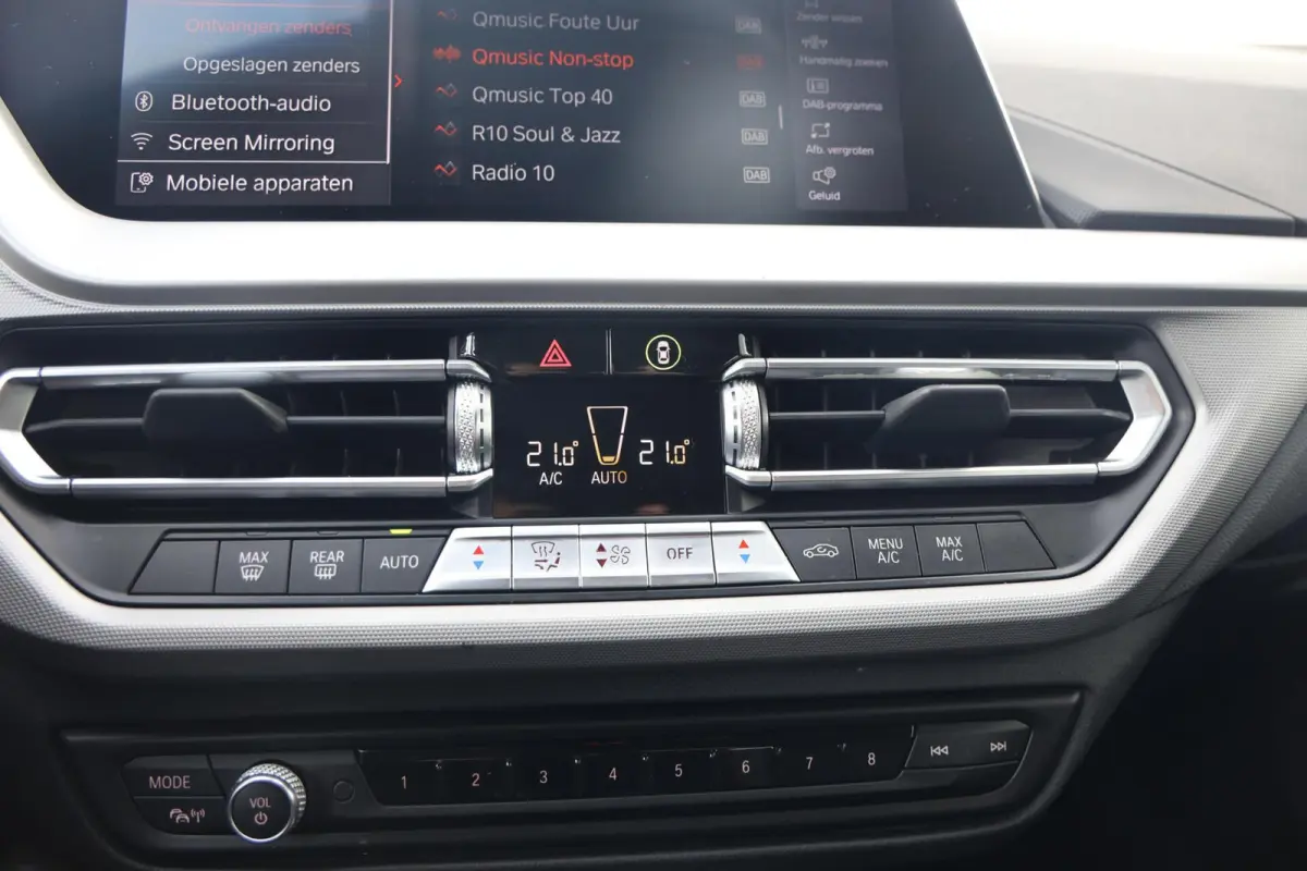 116i Business Edition|Navi|Cruise|Apple carplay/Android auto|LED|