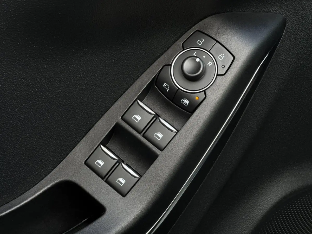 1.0 EcoBoost Titanium // Automaat // CarPlay // Camera // Keyless // ACC
