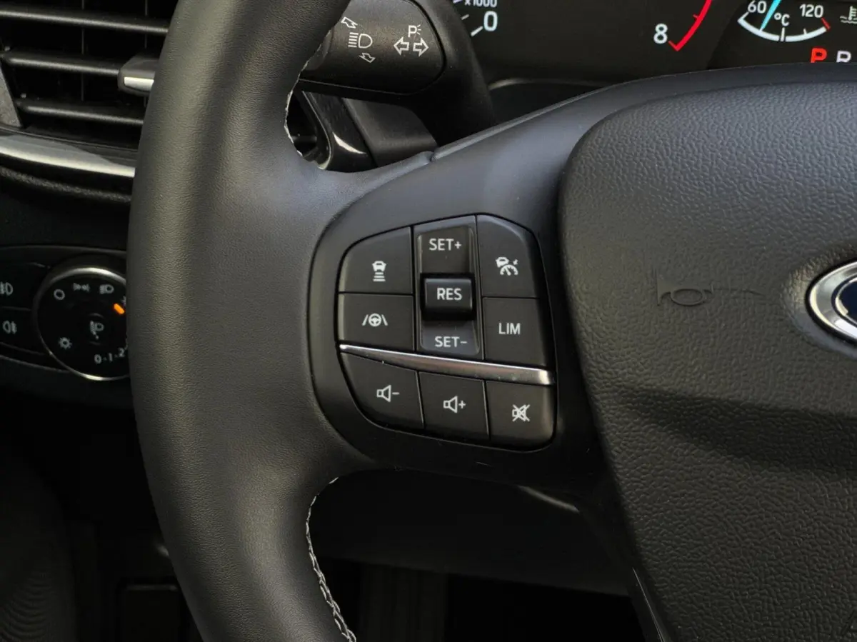 1.0 EcoBoost Titanium // Automaat // CarPlay // Camera // Keyless // ACC