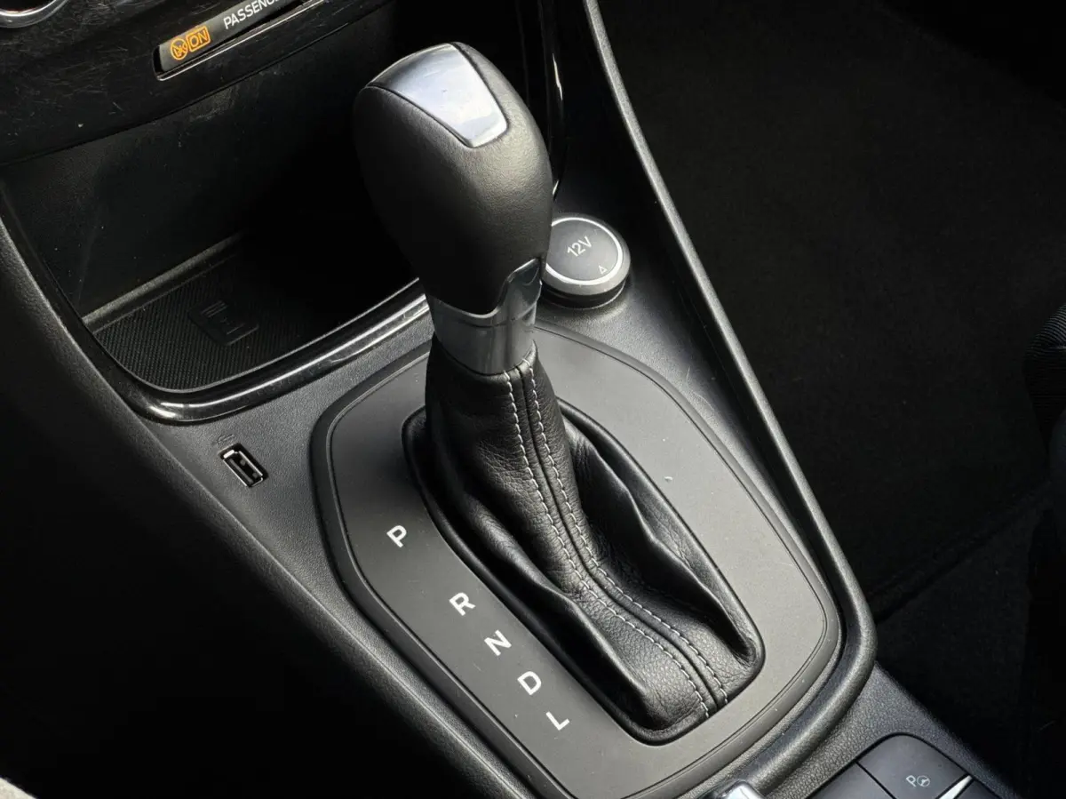 1.0 EcoBoost Titanium // Automaat // CarPlay // Camera // Keyless // ACC