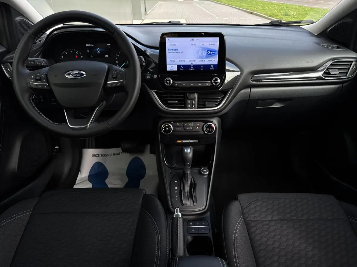 1.0 EcoBoost Titanium // Automaat // CarPlay // Camera // Keyless // ACC