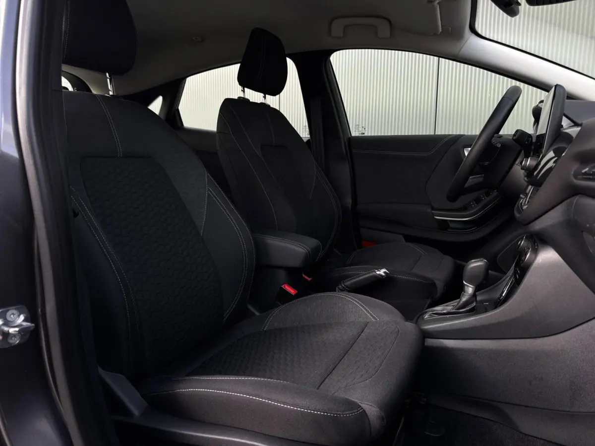1.0 EcoBoost Titanium // Automaat // CarPlay // Camera // Keyless // ACC