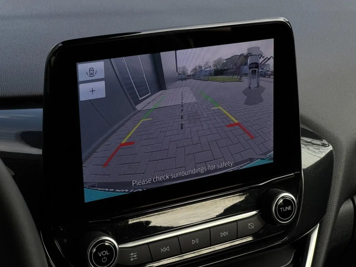 1.0 EcoBoost Titanium // Automaat // CarPlay // Camera // Keyless // ACC
