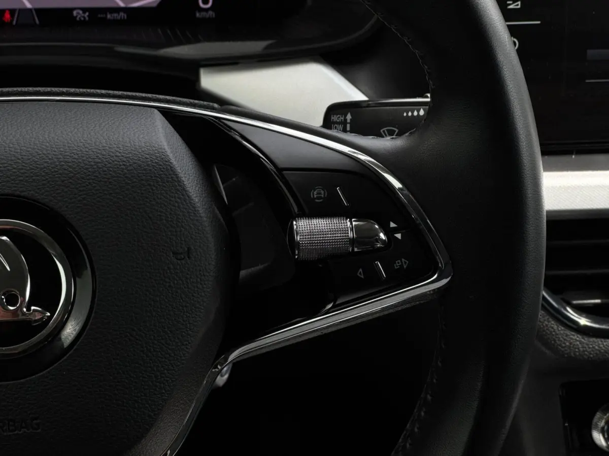 1.0 TSI DSG Clever Automaat // ACC // Camera // CarPlay // Stoelverwarming