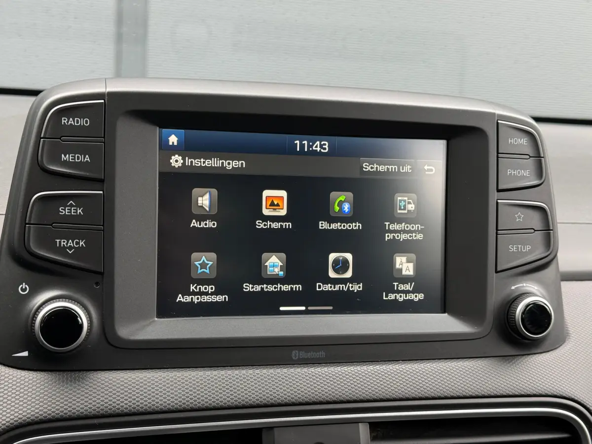 1.0 T-GDI Comfort / Achteruitrijcamera / Apple CarPlay & Android Auto / Rijstrookassistent / Cruise control / Parkeersensoren achter / Lichtmetalen velgen / LED-dagrijverlichting / Multifunc
