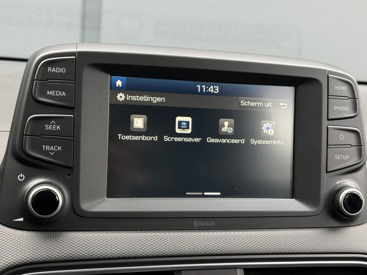 1.0 T-GDI Comfort / Achteruitrijcamera / Apple CarPlay & Android Auto / Rijstrookassistent / Cruise control / Parkeersensoren achter / Lichtmetalen velgen / LED-dagrijverlichting / Multifunc
