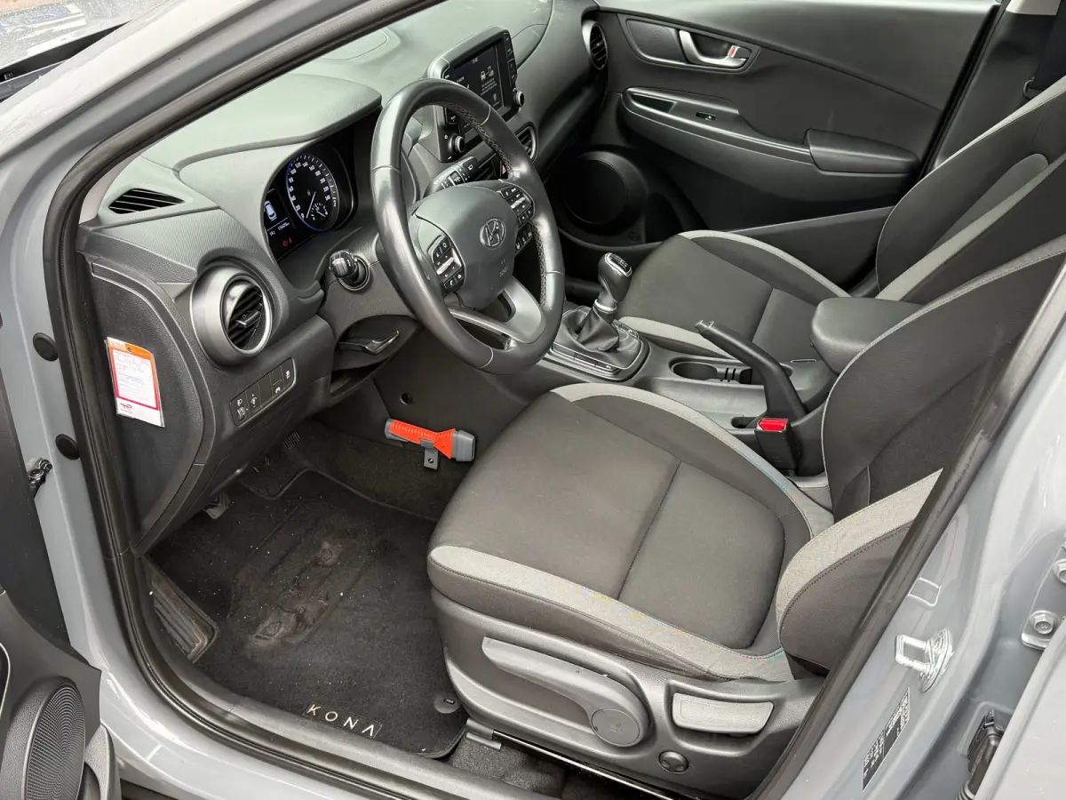 1.0 T-GDI Comfort / Achteruitrijcamera / Apple CarPlay & Android Auto / Rijstrookassistent / Cruise control / Parkeersensoren achter / Lichtmetalen velgen / LED-dagrijverlichting / Multifunc