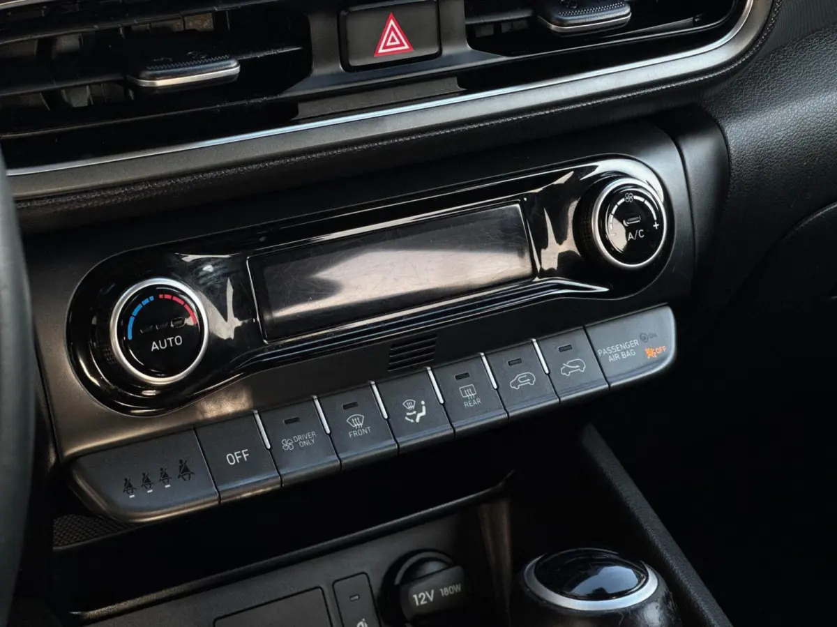1.6 HEV Creative Automaat // Head-Up // CarPlay // Camera // Keyless