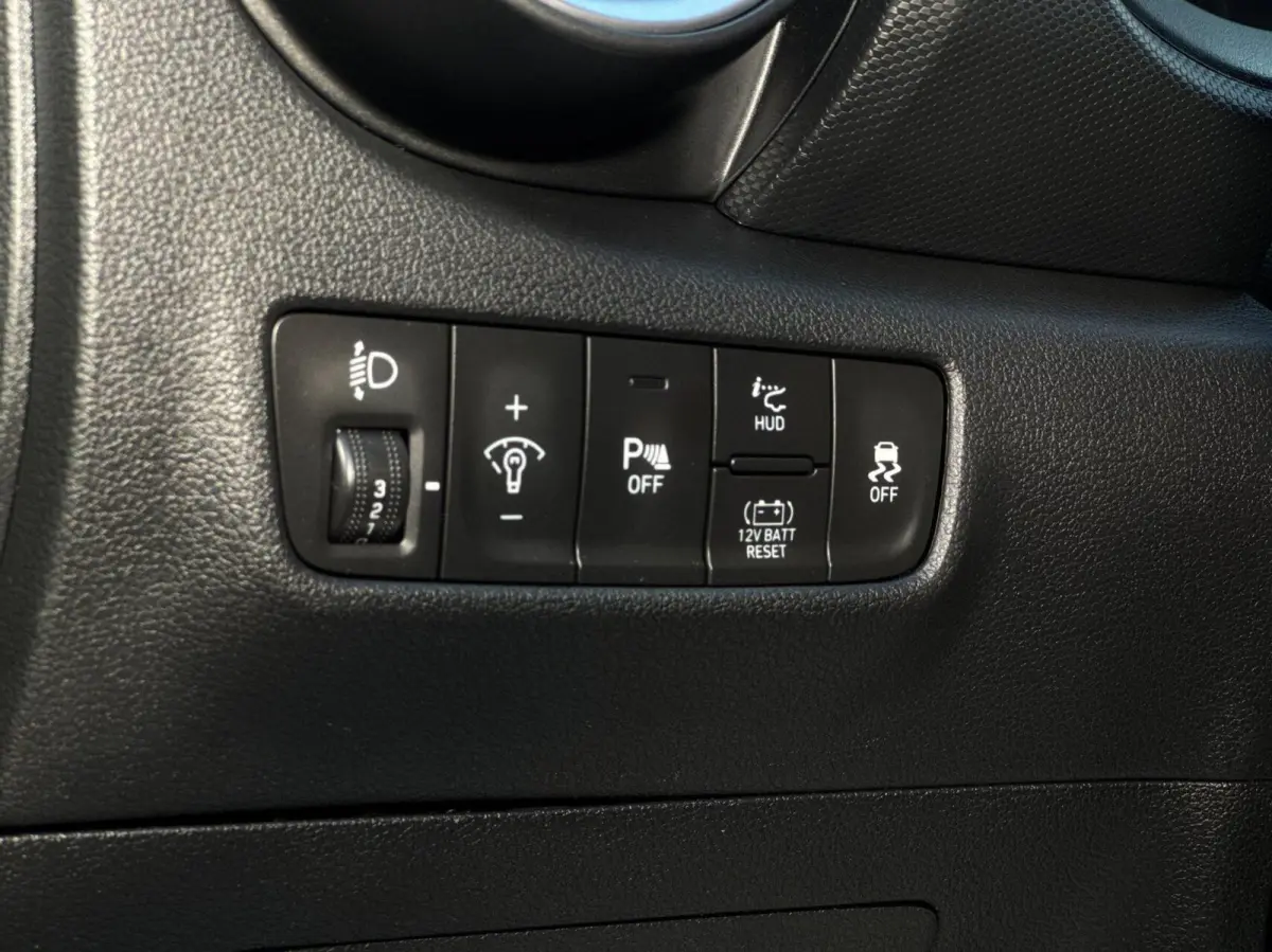 1.6 HEV Creative Automaat // Head-Up // CarPlay // Camera // Keyless