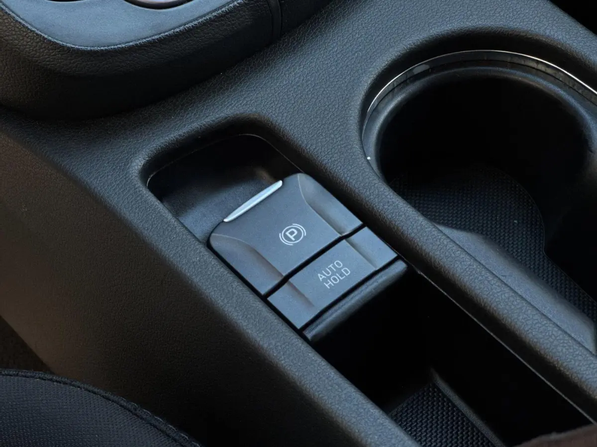 1.6 HEV Creative Automaat // Head-Up // CarPlay // Camera // Keyless