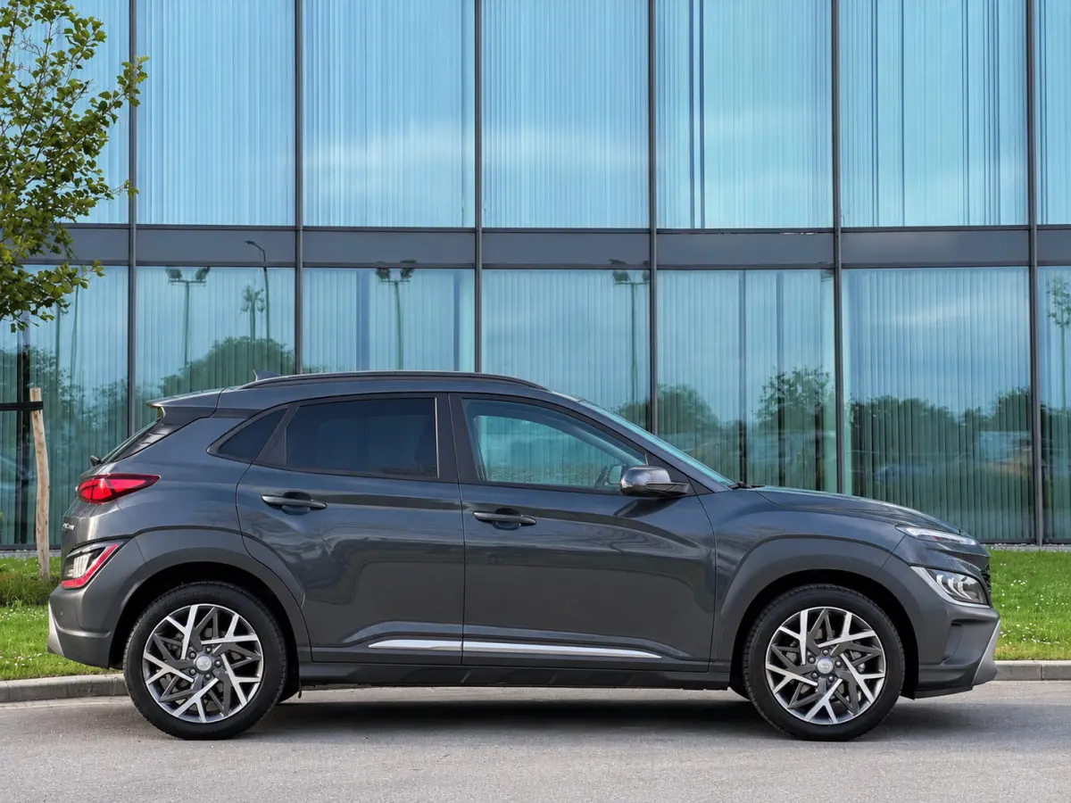1.6 HEV Creative Automaat // Head-Up // CarPlay // Camera // Keyless