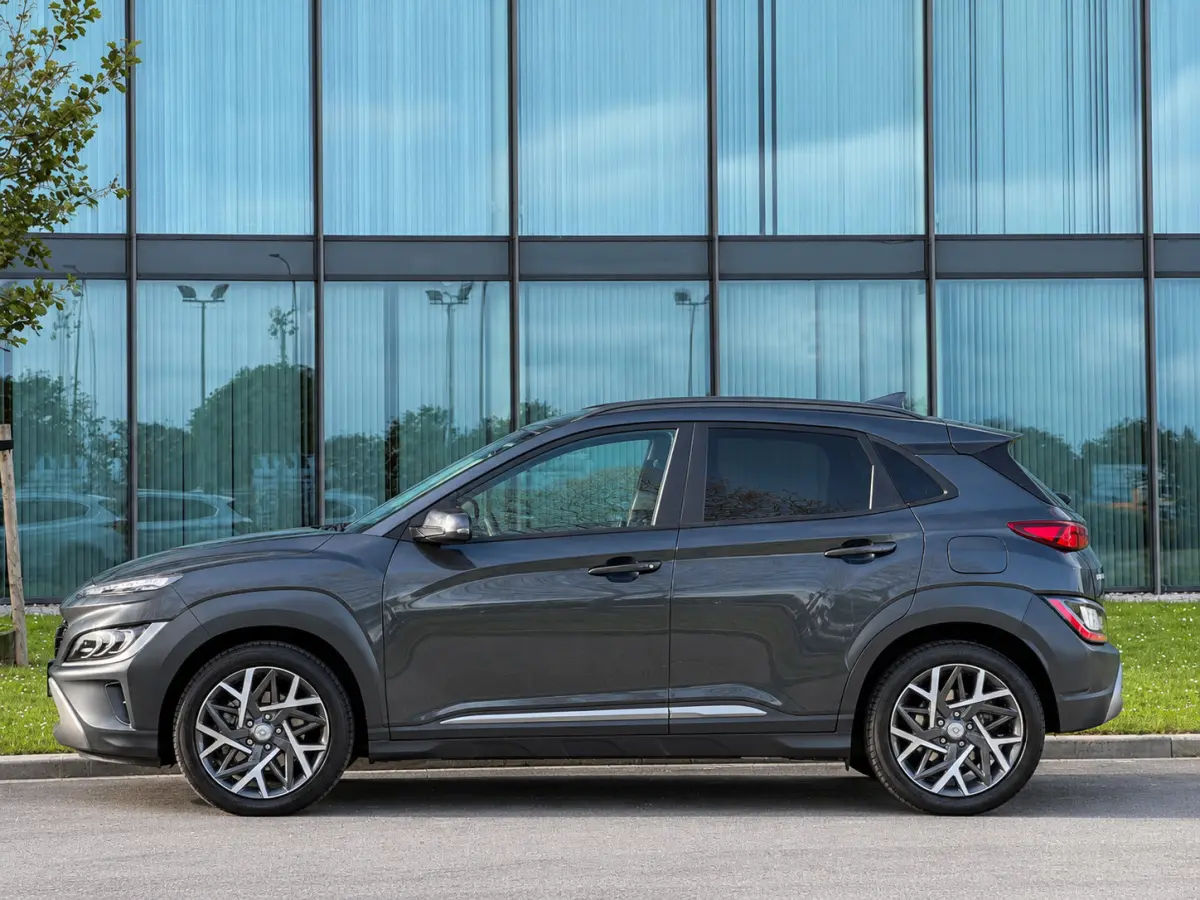 1.6 HEV Creative Automaat // Head-Up // CarPlay // Camera // Keyless