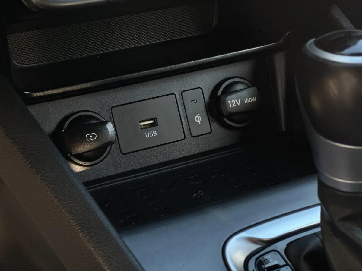 1.6 HEV Creative Automaat // Head-Up // CarPlay // Camera // Keyless