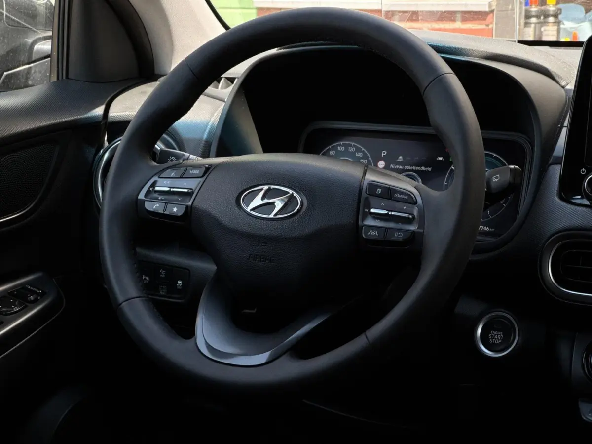 1.6 HEV Creative Automaat // Head-Up // CarPlay // Camera // Keyless