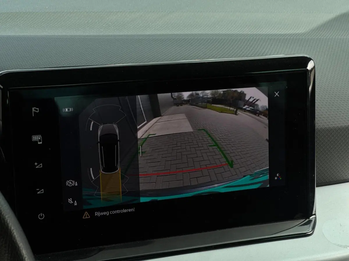 1.0 TSI DSG Automaat // Navi // Camera // CarPlay // Stoelverwarming // LED
