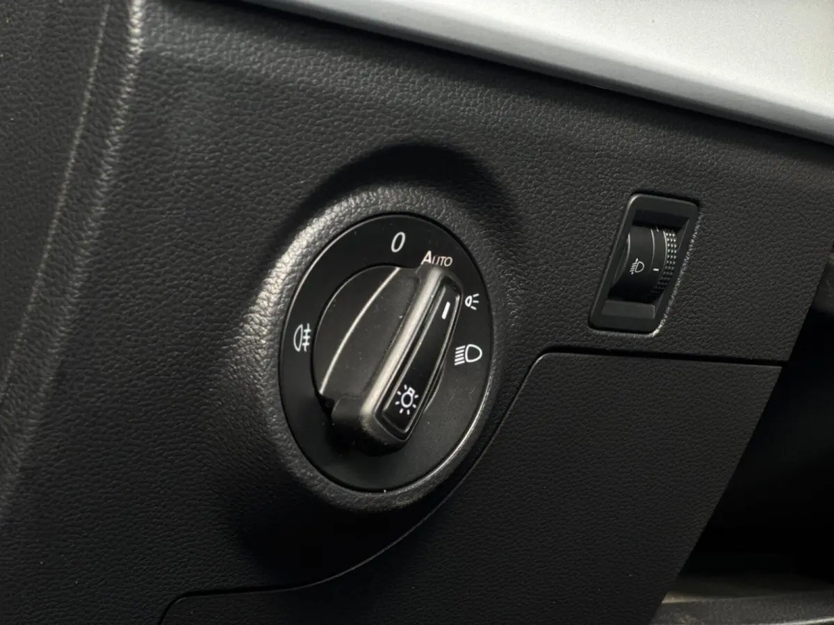 1.0 TSI DSG Automaat // Navi // Camera // CarPlay // Stoelverwarming // LED