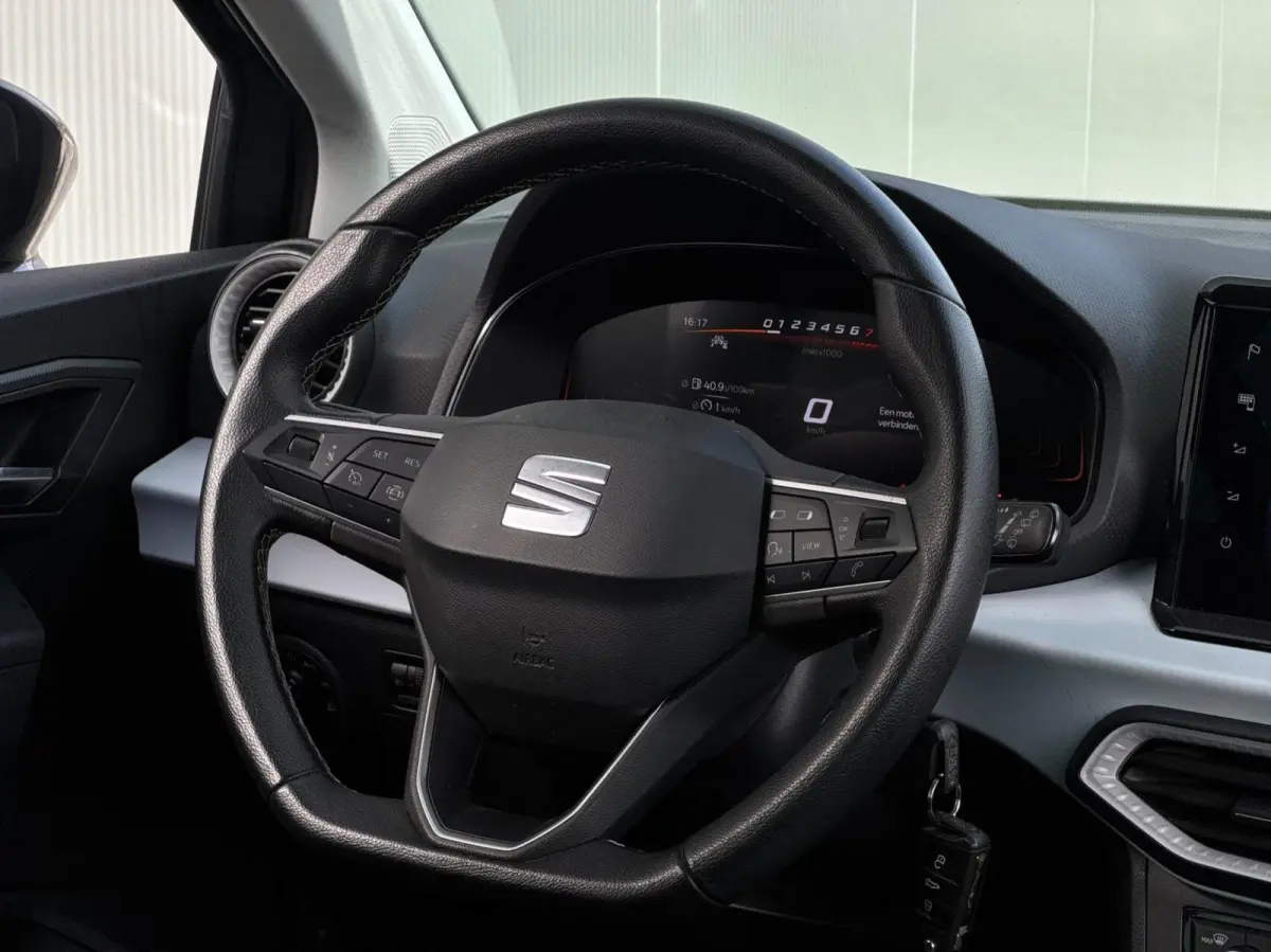 1.0 TSI DSG Automaat // Navi // Camera // CarPlay // Stoelverwarming // LED