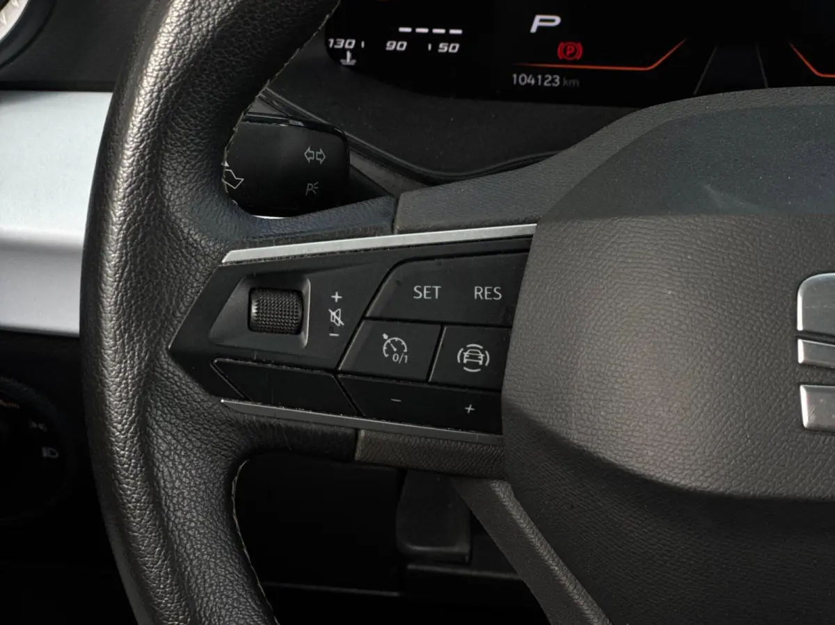 1.0 TSI DSG Automaat // Navi // Camera // CarPlay // Stoelverwarming // LED