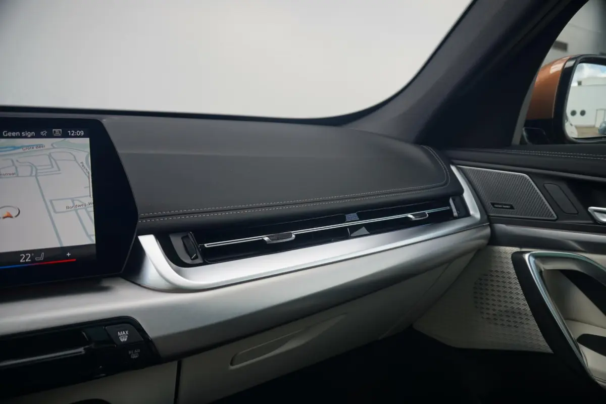 eDrive20 M Sport Pro | Trekhaak | Schuif-kanteldak | Head-up | Harman Kardon | Elektrische Stoelen + Memory | Rondomzicht camera | Dodehoek detectie
