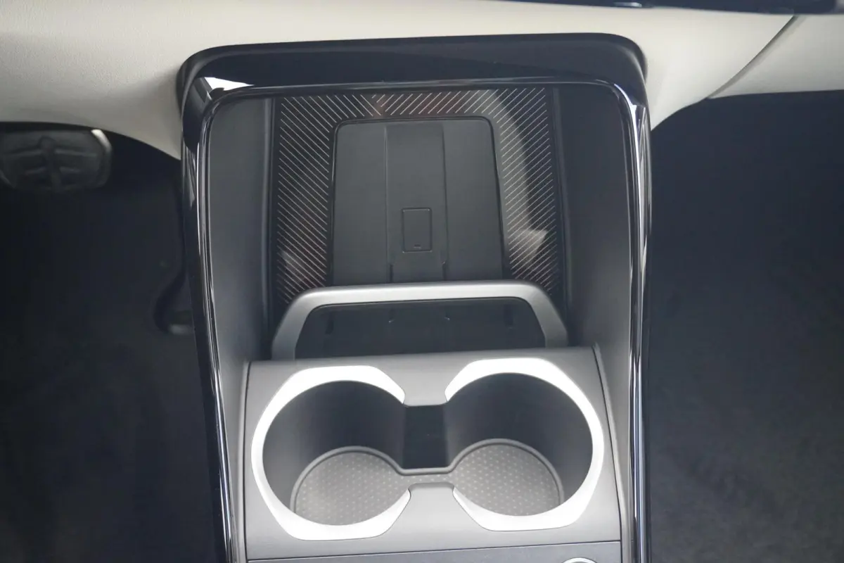 eDrive20 M Sport Pro | Trekhaak | Schuif-kanteldak | Head-up | Harman Kardon | Elektrische Stoelen + Memory | Rondomzicht camera | Dodehoek detectie