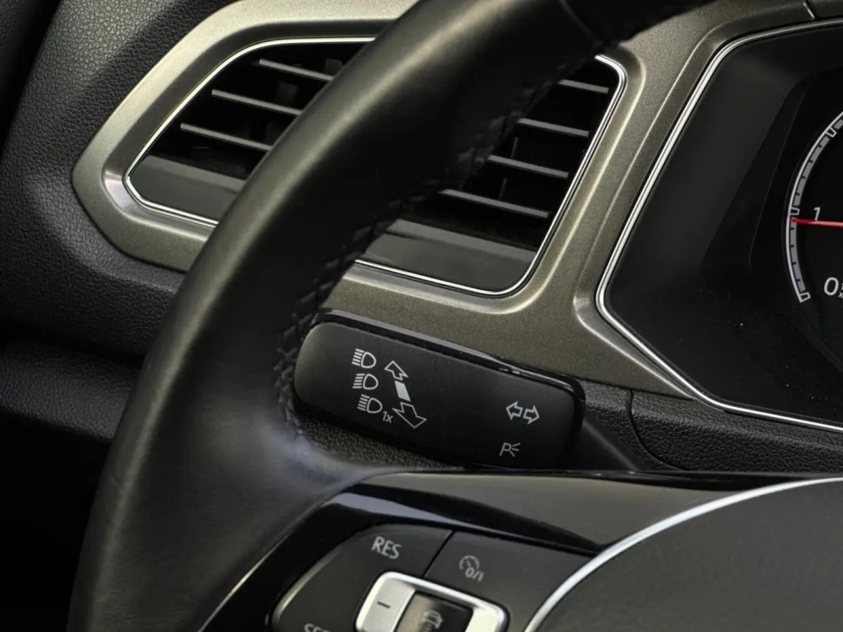 1.0 TSI Style // Dealeronderhouden // 4-Seizoensbanden // CarPlay // PDC