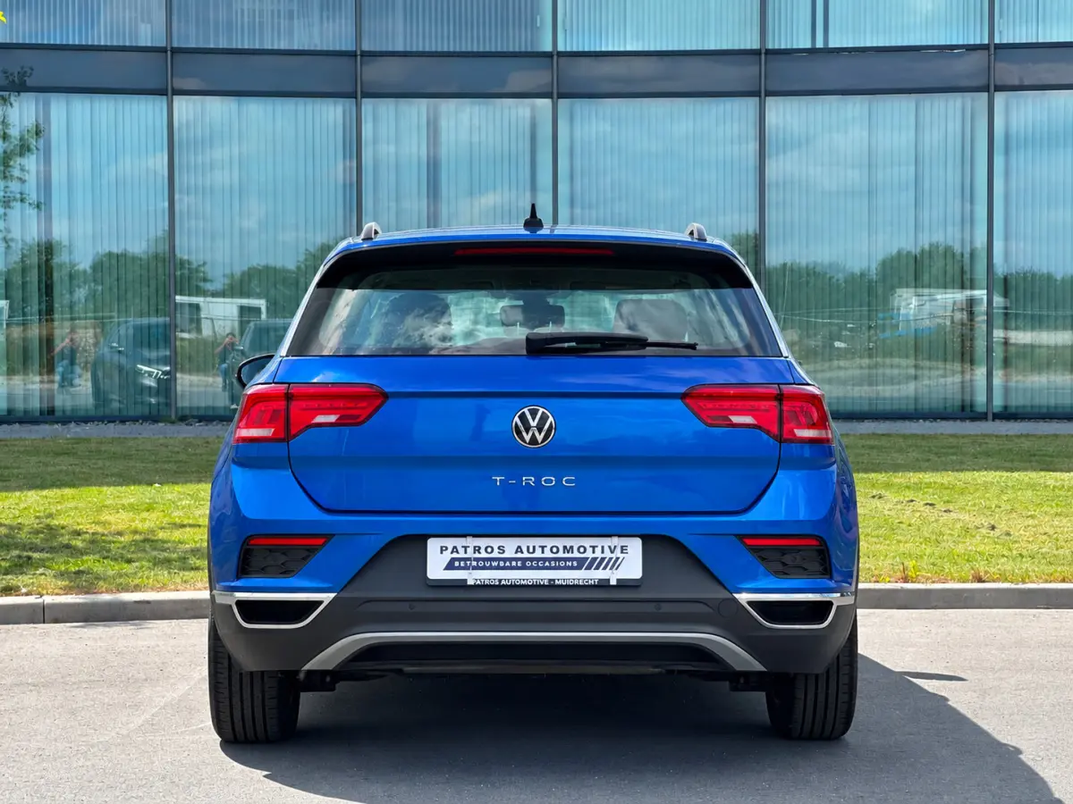 1.0 TSI Style // Dealeronderhouden // 4-Seizoensbanden // CarPlay // PDC