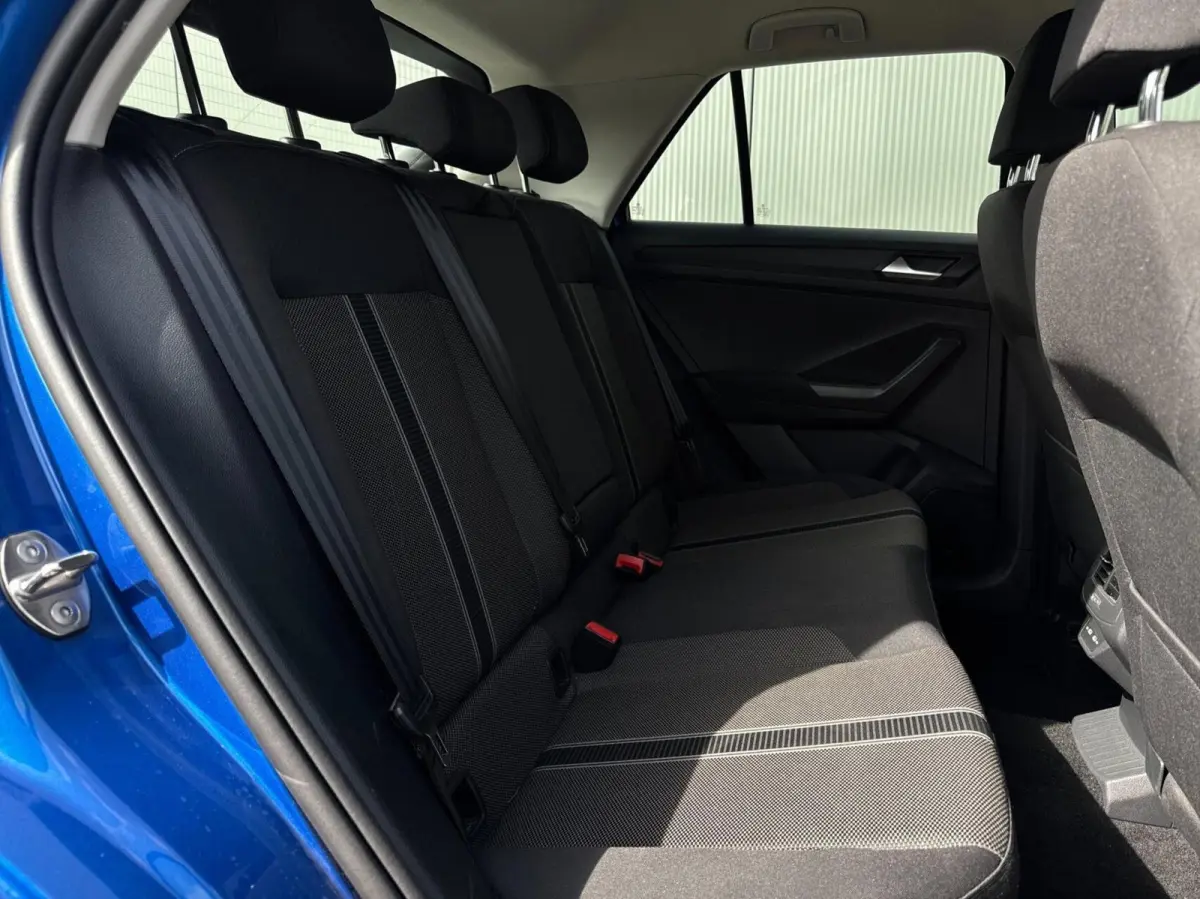 1.0 TSI Style // Dealeronderhouden // 4-Seizoensbanden // CarPlay // PDC
