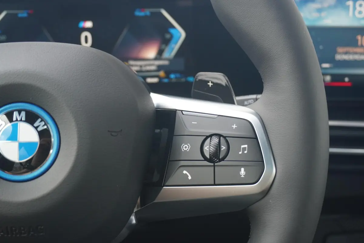 xDrive25e M Sportpakket Pro | Trekhaak | Schuif-kanteldak | Head-up display | Harman Kardon | Elektrische verstelbare stoelen| Rondomzicht camera