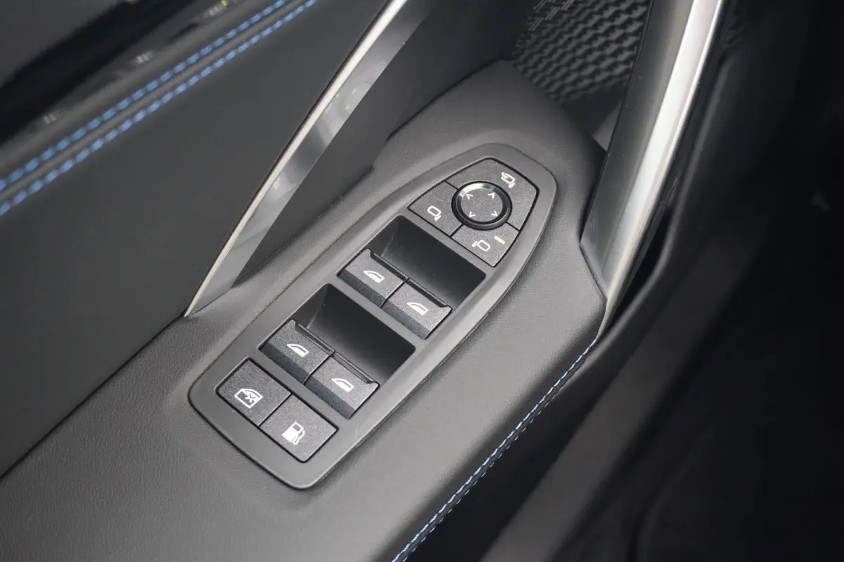 xDrive25e M Sportpakket Pro | Trekhaak | Schuif-kanteldak | Head-up display | Harman Kardon | Elektrische verstelbare stoelen| Rondomzicht camera