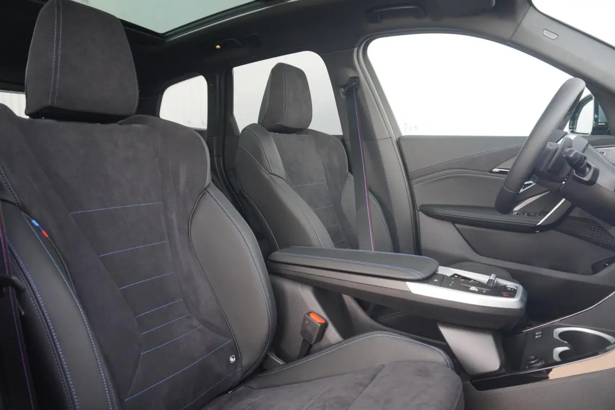 xDrive25e M Sport Pro | Trekhaak | Schuif-kanteldak | Head-up | Harman Kardon | Elektrische Stoelen + Memory | Rondomzicht camera