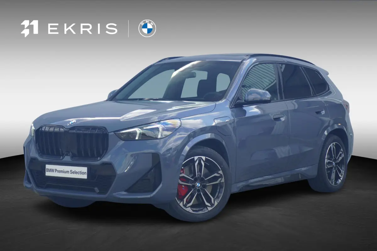 xDrive25e M Sport Pro | Trekhaak | Schuif-kanteldak | Head-up | Harman Kardon | Elektrische Stoelen + Memory | Rondomzicht camera