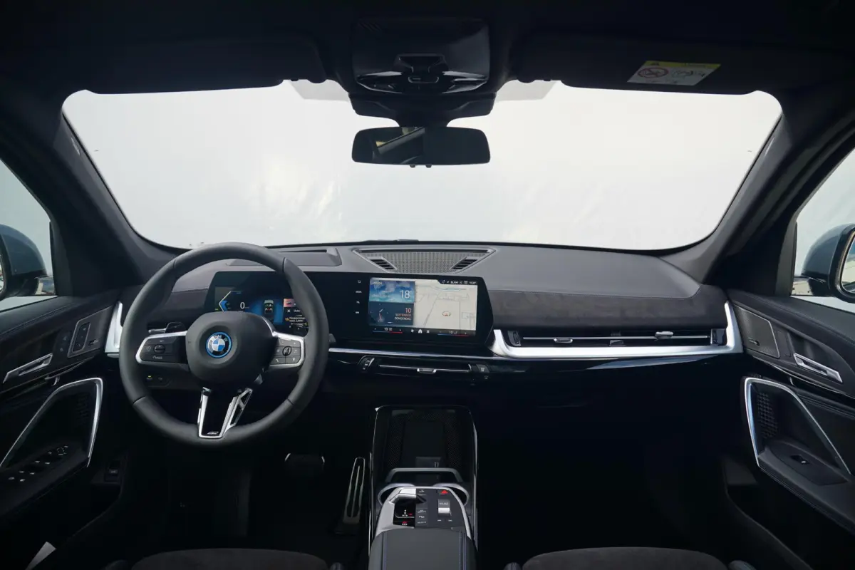 xDrive25e M Sport Pro | Trekhaak | Schuif-kanteldak | Head-up | Harman Kardon | Elektrische Stoelen + Memory | Rondomzicht camera
