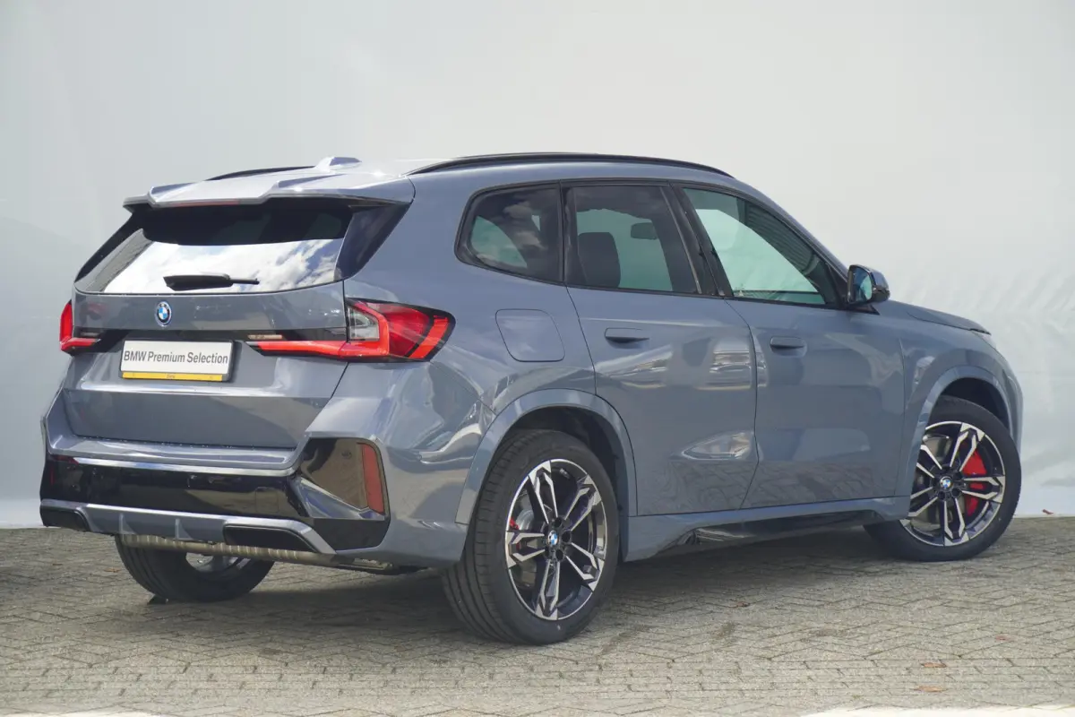 xDrive25e M Sport Pro | Trekhaak | Schuif-kanteldak | Head-up | Harman Kardon | Elektrische Stoelen + Memory | Rondomzicht camera