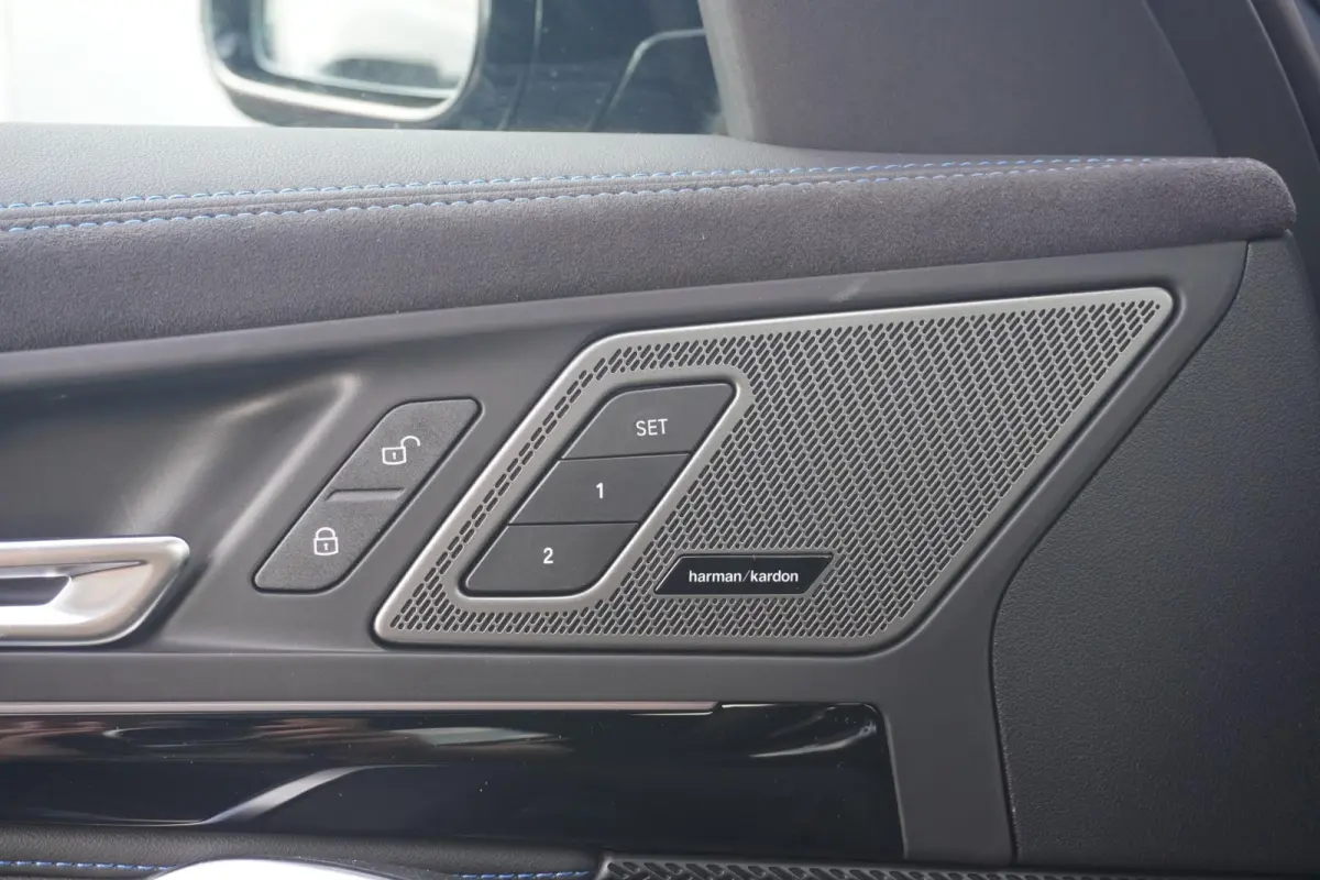 xDrive25e M Sportpakket Pro | Trekhaak | Schuif-kanteldak | Head-up display | Harman Kardon | Elektrische verstelbare stoelen| Rondomzicht camera