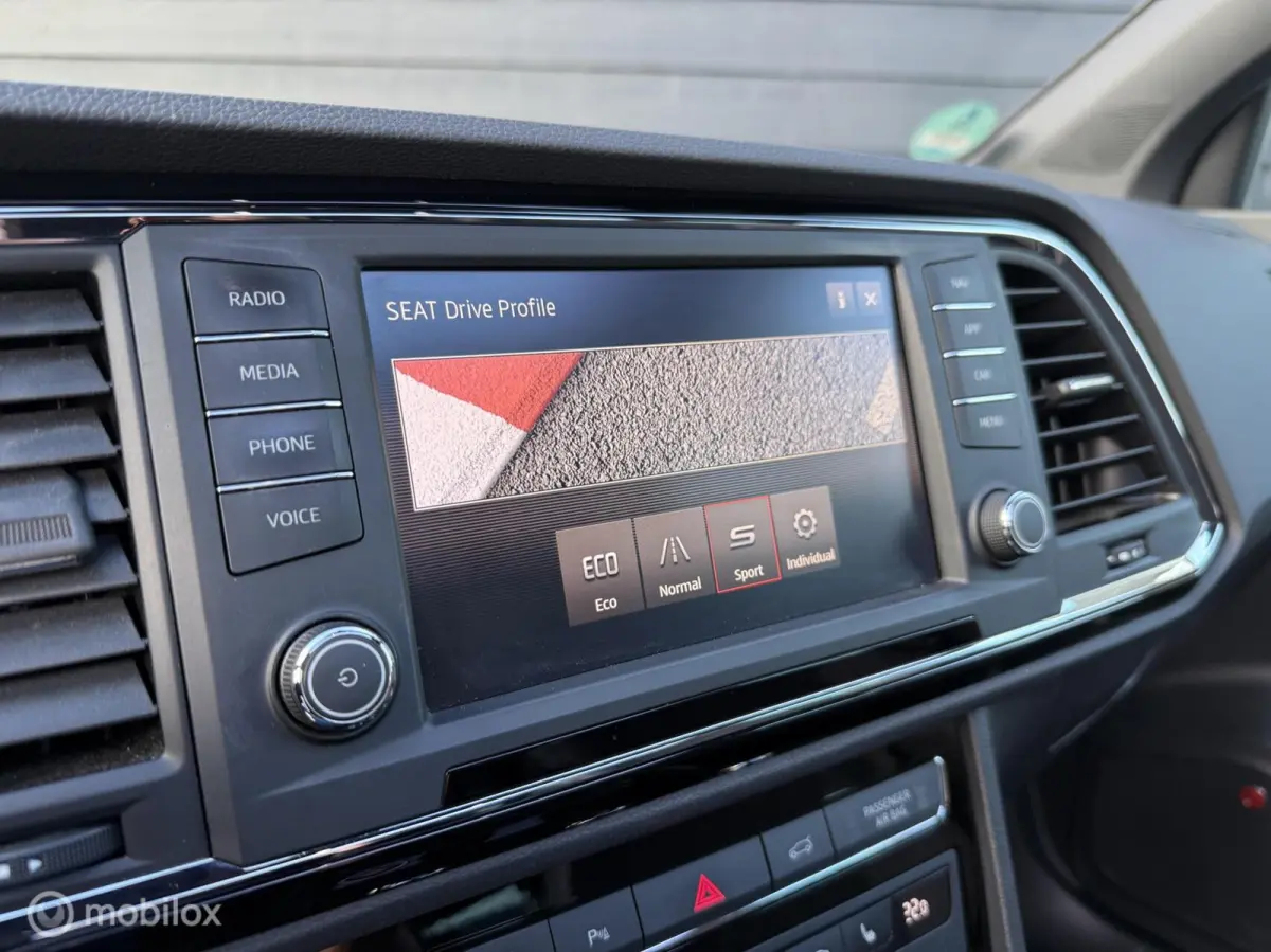 1.5 TSI FR DSG Pano.dak/LED/Carplay/Winterpakket