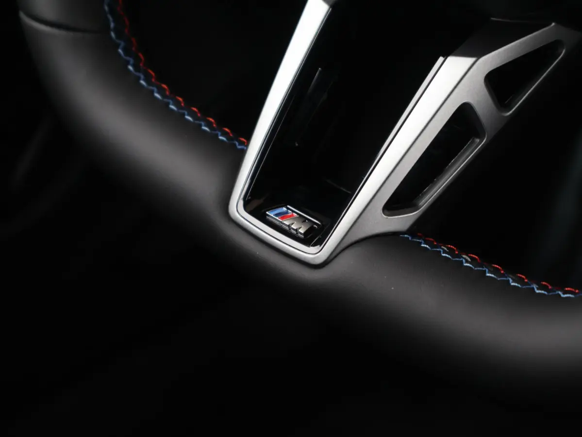 M60 xDrive M Sport Pro | Trekhaak | Bowers & Wilkins | Panoramadak | Head-up | Rondomzicht camera | Elektrische Stoelen + Memory | Adaptief onderstel Professional | Driving Assistant Profess
