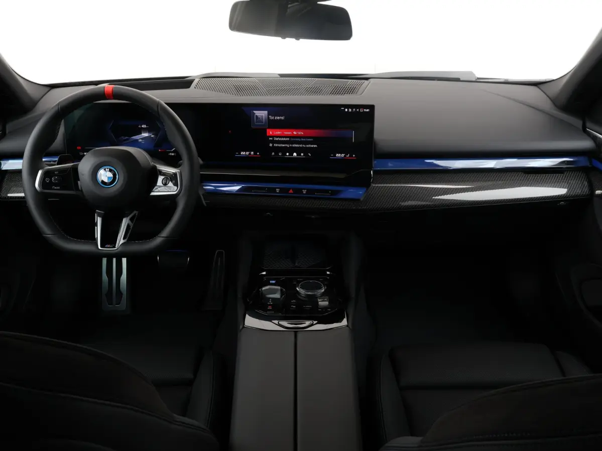 M60 xDrive M Sport Pro | Trekhaak | Bowers & Wilkins | Panoramadak | Head-up | Rondomzicht camera | Elektrische Stoelen + Memory | Adaptief onderstel Professional | Driving Assistant Profess