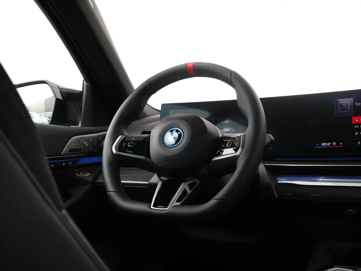 M60 xDrive M Sport Pro | Trekhaak | Bowers & Wilkins | Panoramadak | Head-up | Rondomzicht camera | Elektrische Stoelen + Memory | Adaptief onderstel Professional | Driving Assistant Profess