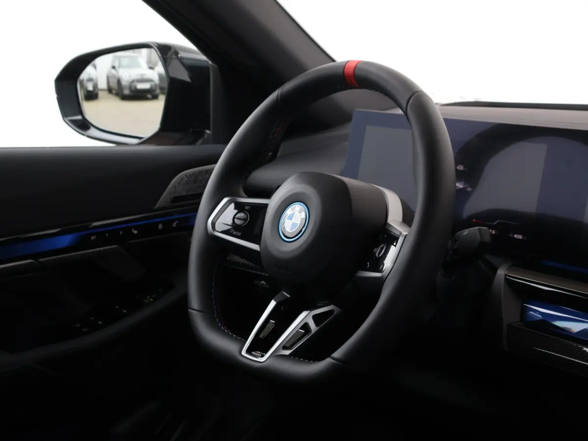 M60 xDrive M Sport Pro | Trekhaak | Bowers & Wilkins | Panoramadak | Head-up | Rondomzicht camera | Elektrische Stoelen + Memory | Adaptief onderstel Professional | Driving Assistant Profess