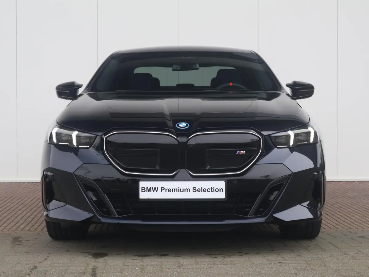 M60 xDrive M Sport Pro | Trekhaak | Bowers & Wilkins | Panoramadak | Head-up | Rondomzicht camera | Elektrische Stoelen + Memory | Adaptief onderstel Professional | Driving Assistant Profess