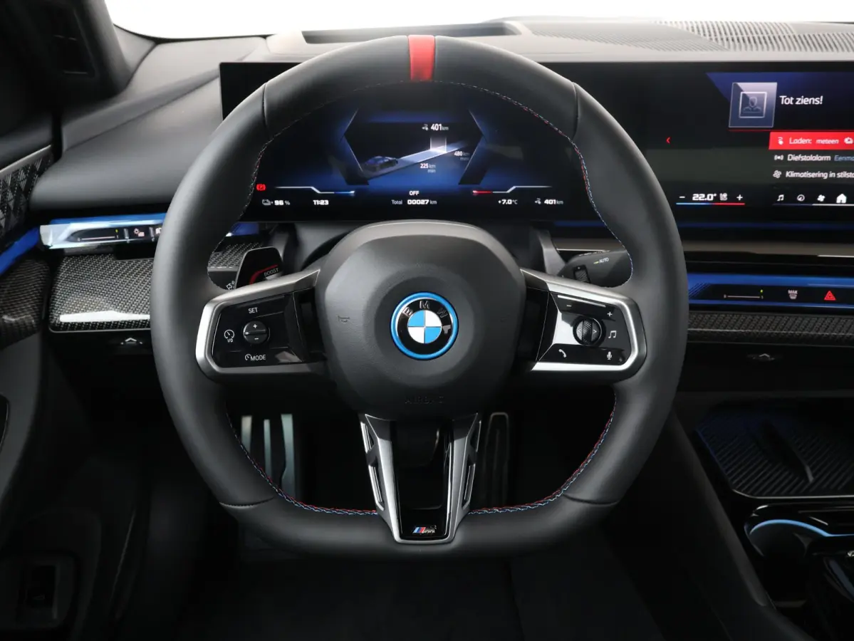 M60 xDrive M Sport Pro | Trekhaak | Bowers & Wilkins | Panoramadak | Head-up | Rondomzicht camera | Elektrische Stoelen + Memory | Adaptief onderstel Professional | Driving Assistant Profess