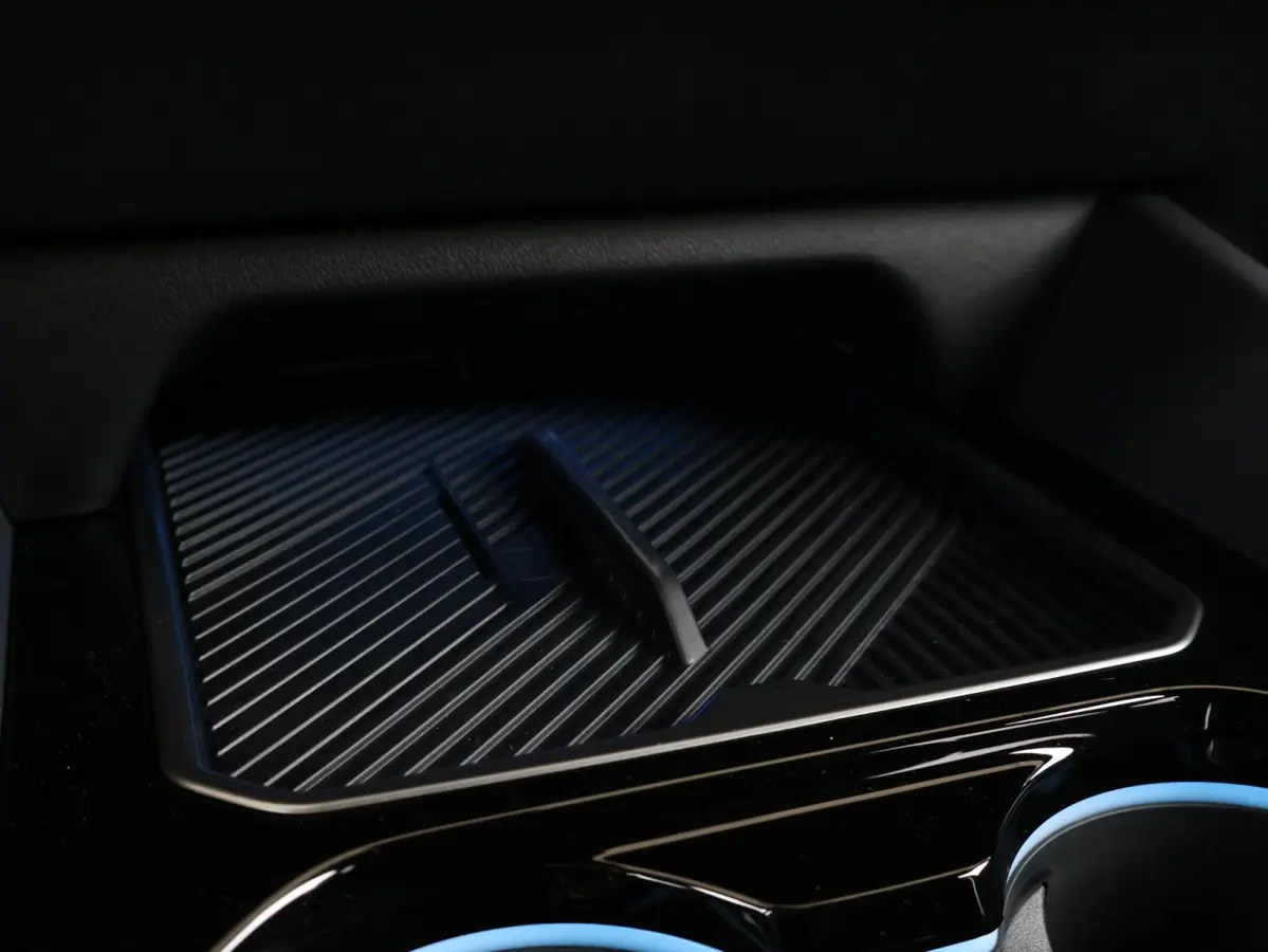 M60 xDrive M Sport Pro | Trekhaak | Bowers & Wilkins | Panoramadak | Head-up | Rondomzicht camera | Elektrische Stoelen + Memory | Adaptief onderstel Professional | Driving Assistant Profess