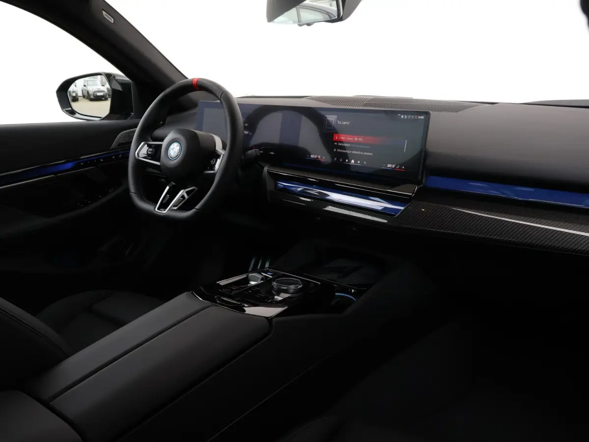 M60 xDrive M Sport Pro | Trekhaak | Bowers & Wilkins | Panoramadak | Head-up | Rondomzicht camera | Elektrische Stoelen + Memory | Adaptief onderstel Professional | Driving Assistant Profess