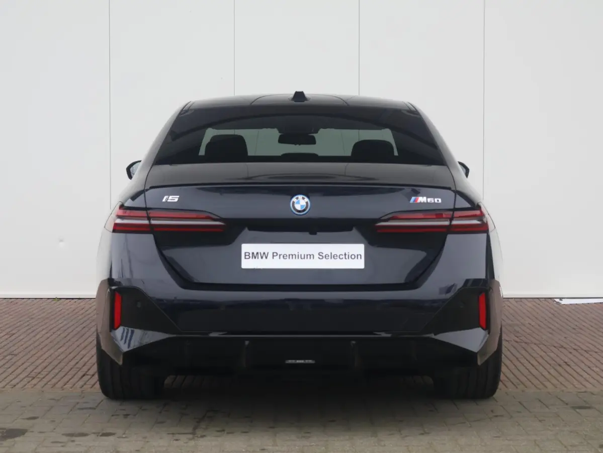 M60 xDrive M Sport Pro | Trekhaak | Bowers & Wilkins | Panoramadak | Head-up | Rondomzicht camera | Elektrische Stoelen + Memory | Adaptief onderstel Professional | Driving Assistant Profess