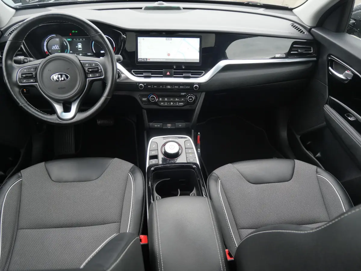 DynamicPlusLine 64 kWh | Navi | Carplay | Stoel/stuurverwarming | Adaptief | Camera | Schuif/kanteldak |