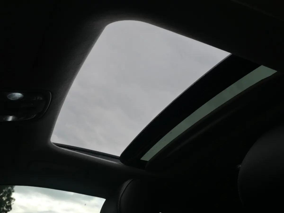 DynamicPlusLine 64 kWh | Navi | Carplay | Stoel/stuurverwarming | Adaptief | Camera | Schuif/kanteldak |