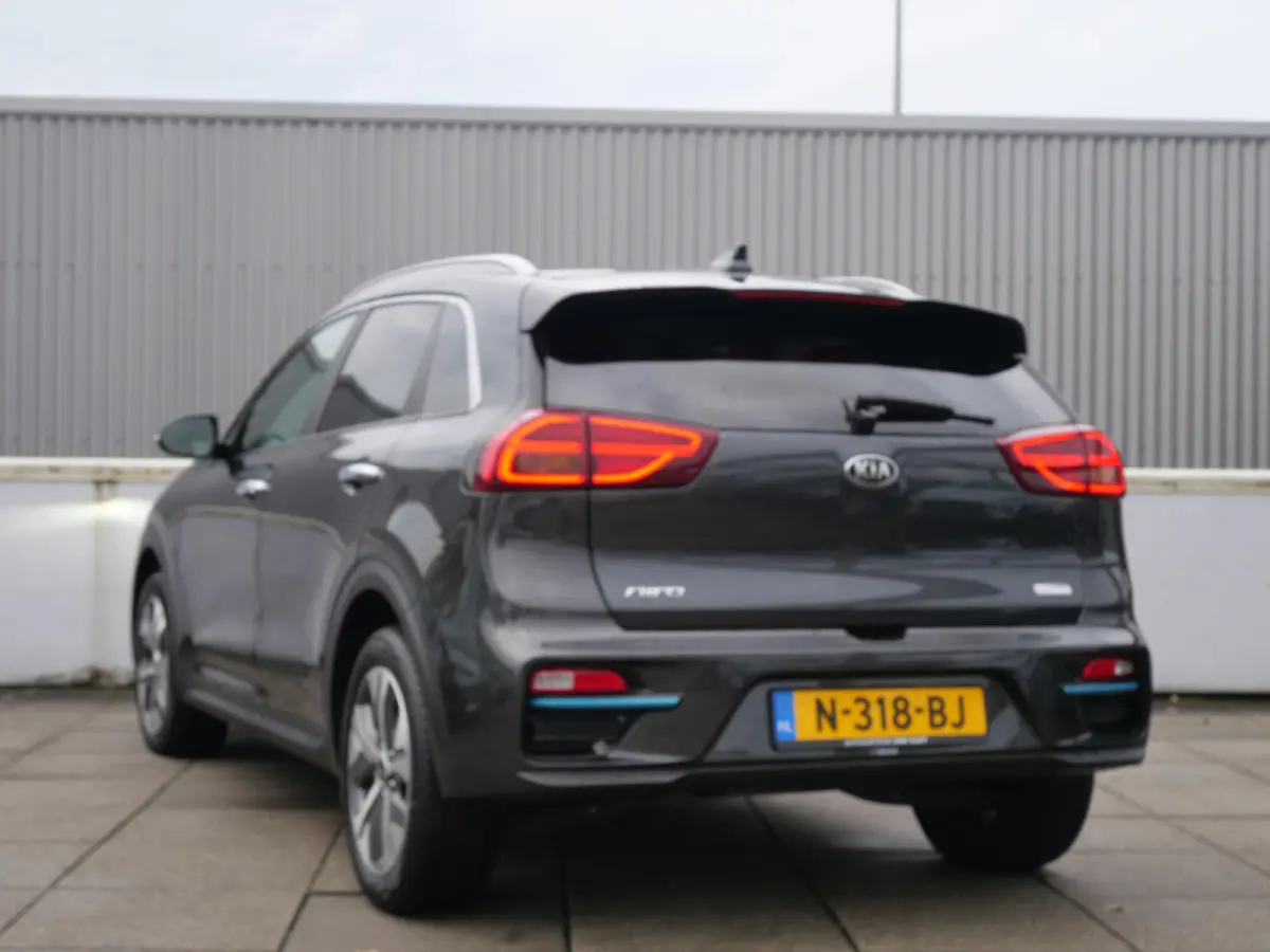 DynamicPlusLine 64 kWh | Navi | Carplay | Stoel/stuurverwarming | Adaptief | Camera | Schuif/kanteldak |