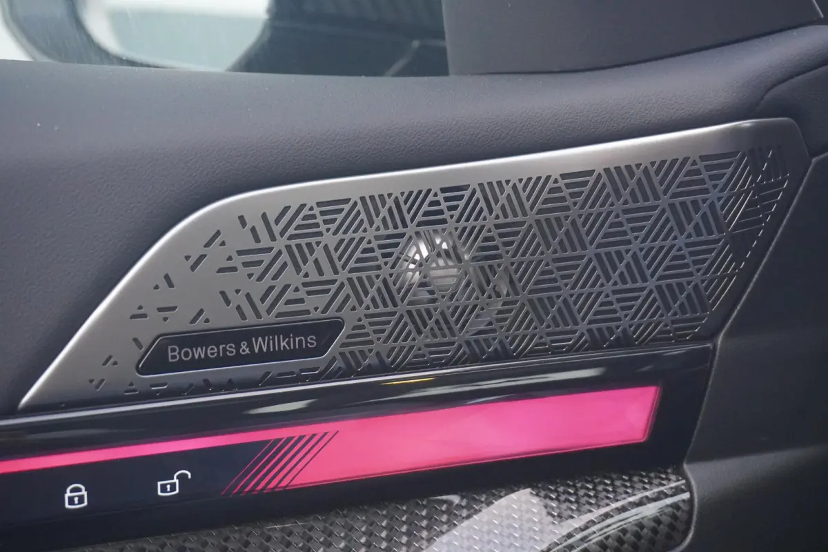 eDrive40 M Sport Pro | Trekhaak | Panoramadak | Bowers & Wilkins | Head-up | Rondomzicht camera's | Adaptief onderstel Professional | Cruise control adaptief met Stop&Go en stuurhulp | Drivi