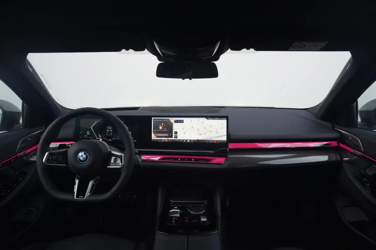 eDrive40 M Sport Pro | Trekhaak | Panoramadak | Bowers & Wilkins | Head-up | Rondomzicht camera's | Adaptief onderstel Professional | Cruise control adaptief met Stop&Go en stuurhulp | Drivi